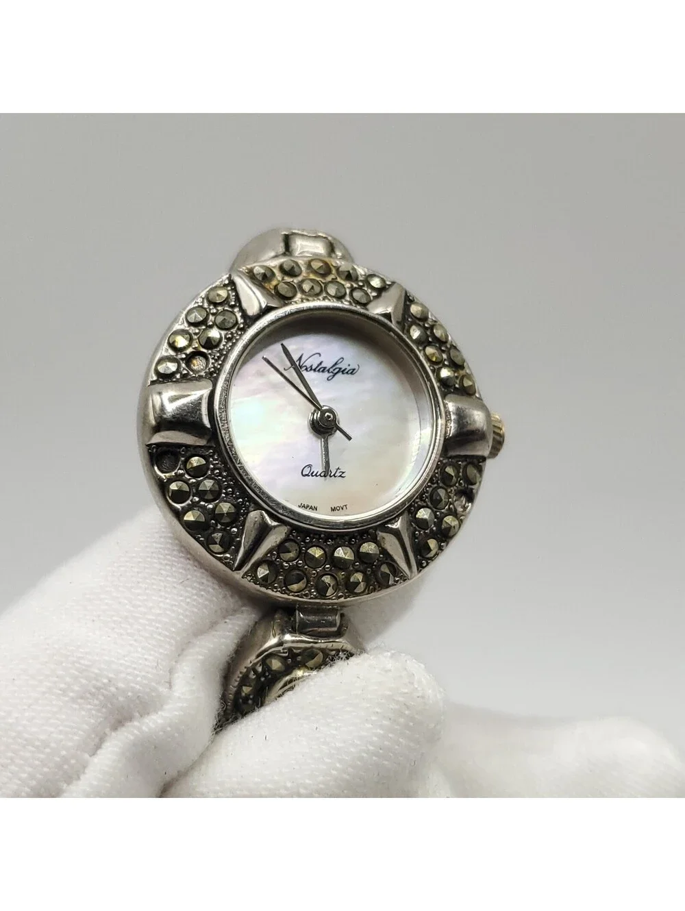 Nostalgia Quartz Gem Band Womens 22mm Watch MOP Dial New Battery